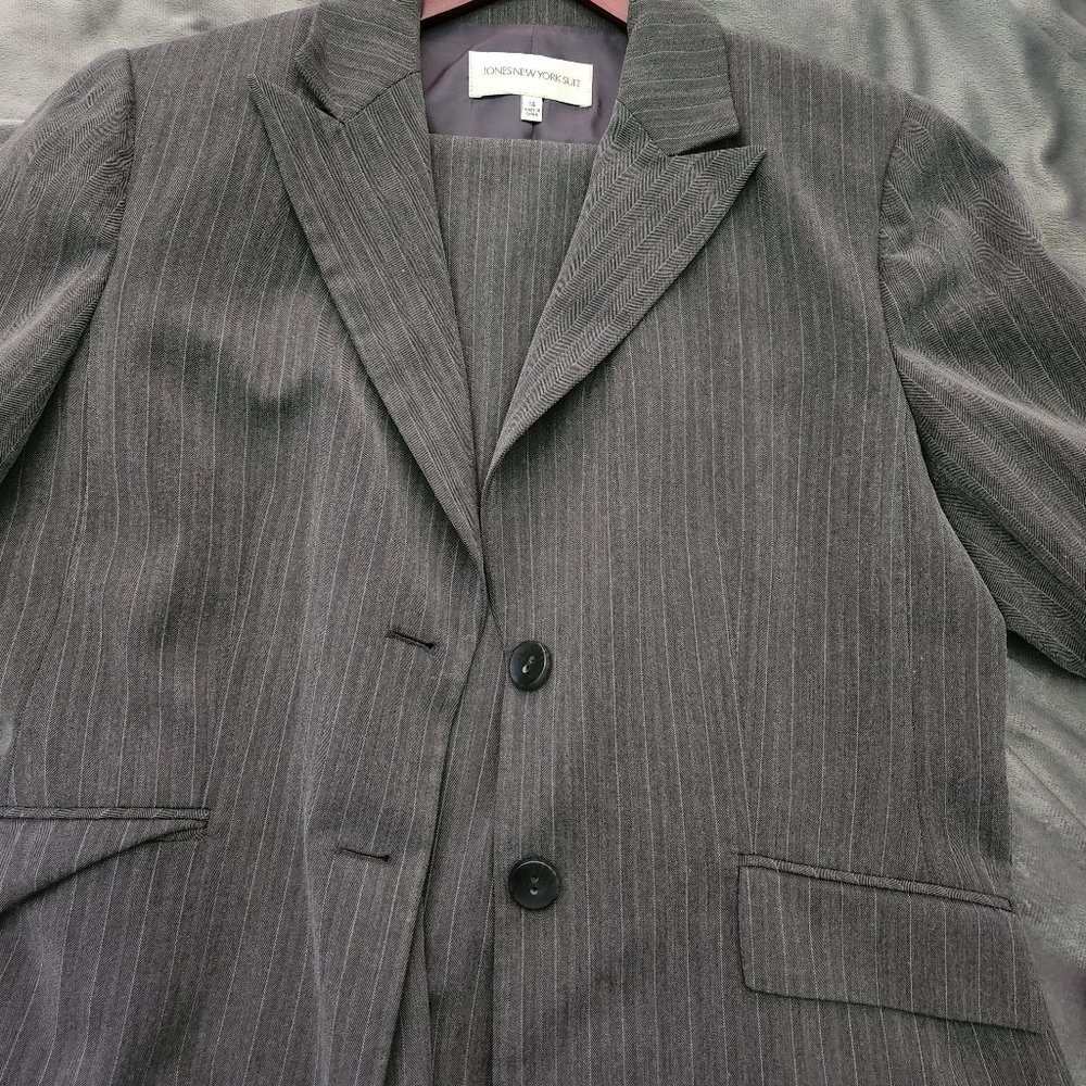 Beautiful lined pantsuit